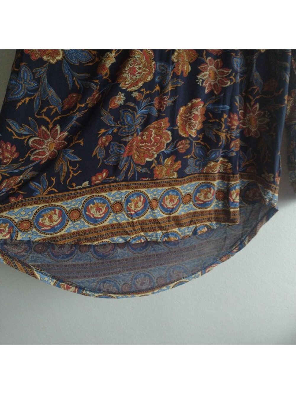 Lucky Brand Floral Blouse L Navy Tan Knit Relaxed Fit Tunic Top - Picture 5 of 9